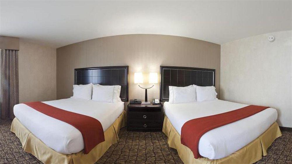 Holiday Inn Express & Suites Alexandria - Fort Belvoir By Ihg Kültér fotó