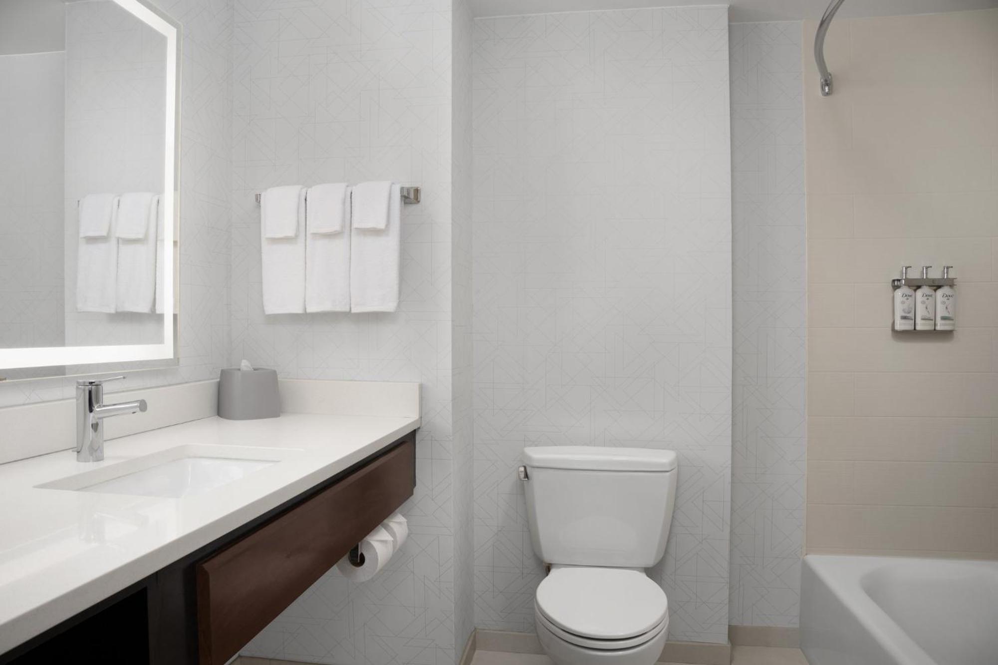 Holiday Inn Express & Suites Alexandria - Fort Belvoir By Ihg Kültér fotó