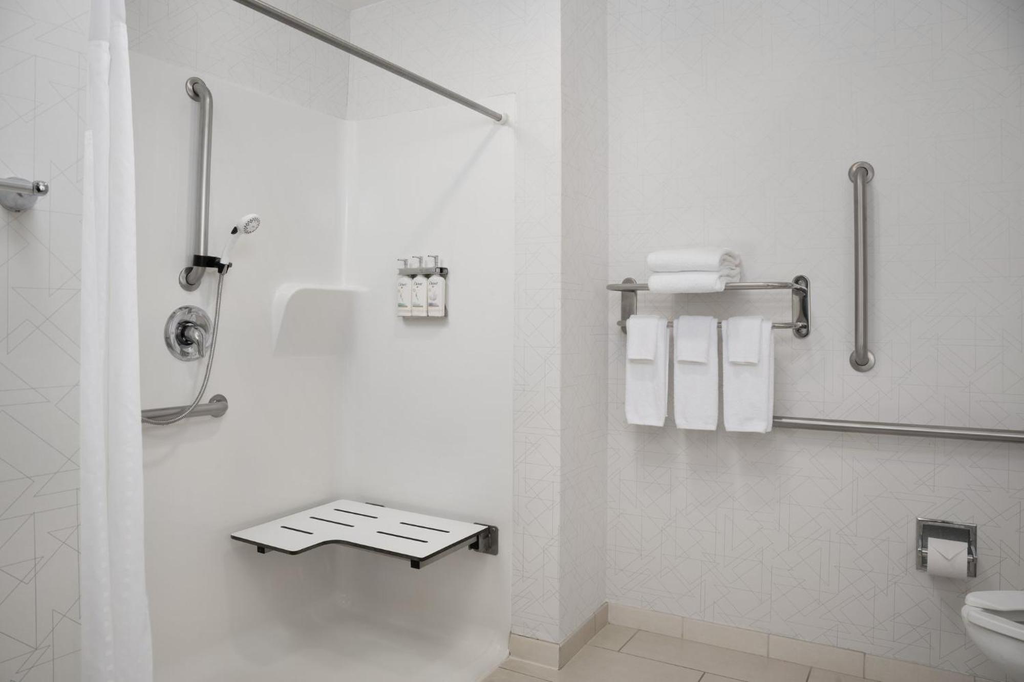 Holiday Inn Express & Suites Alexandria - Fort Belvoir By Ihg Kültér fotó