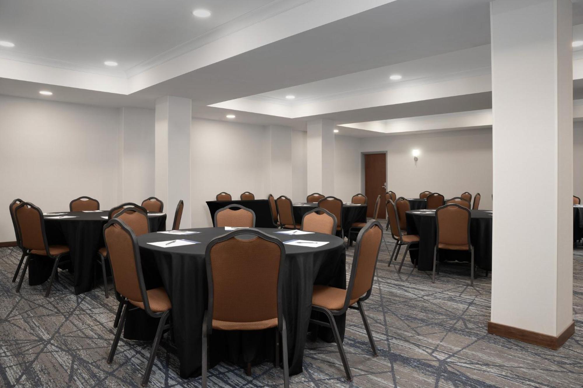 Holiday Inn Express & Suites Alexandria - Fort Belvoir By Ihg Kültér fotó